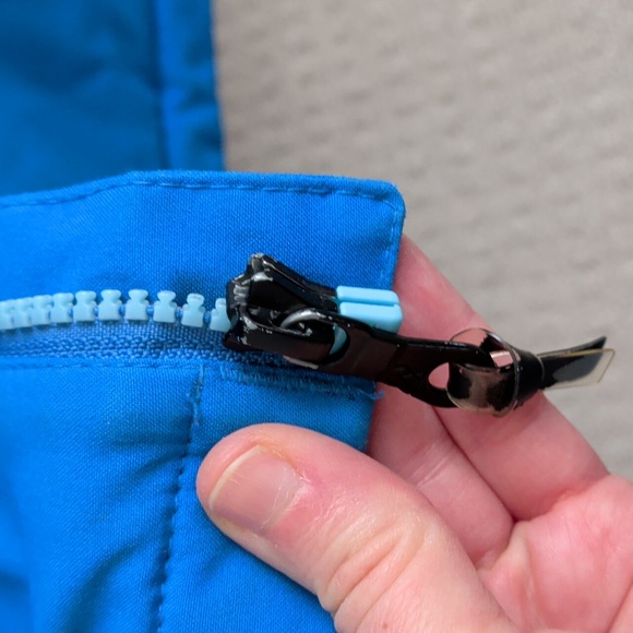 🗝️FREE Ripzone Blue Hooded Jacket - Picture 3 of 5